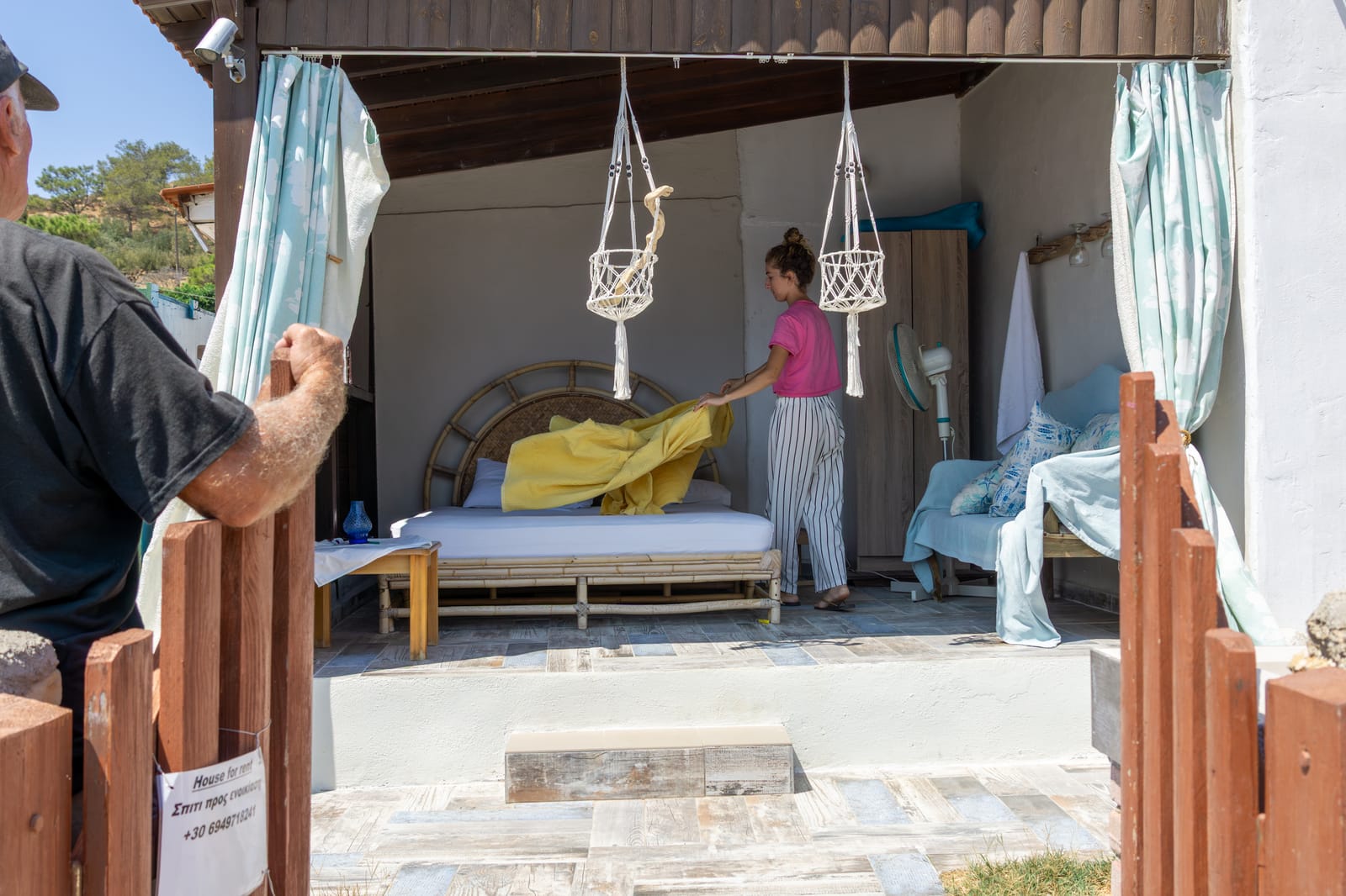 95178820_sign-outside-glamping-accommodation-on-telendos-village-scene-on-small-island