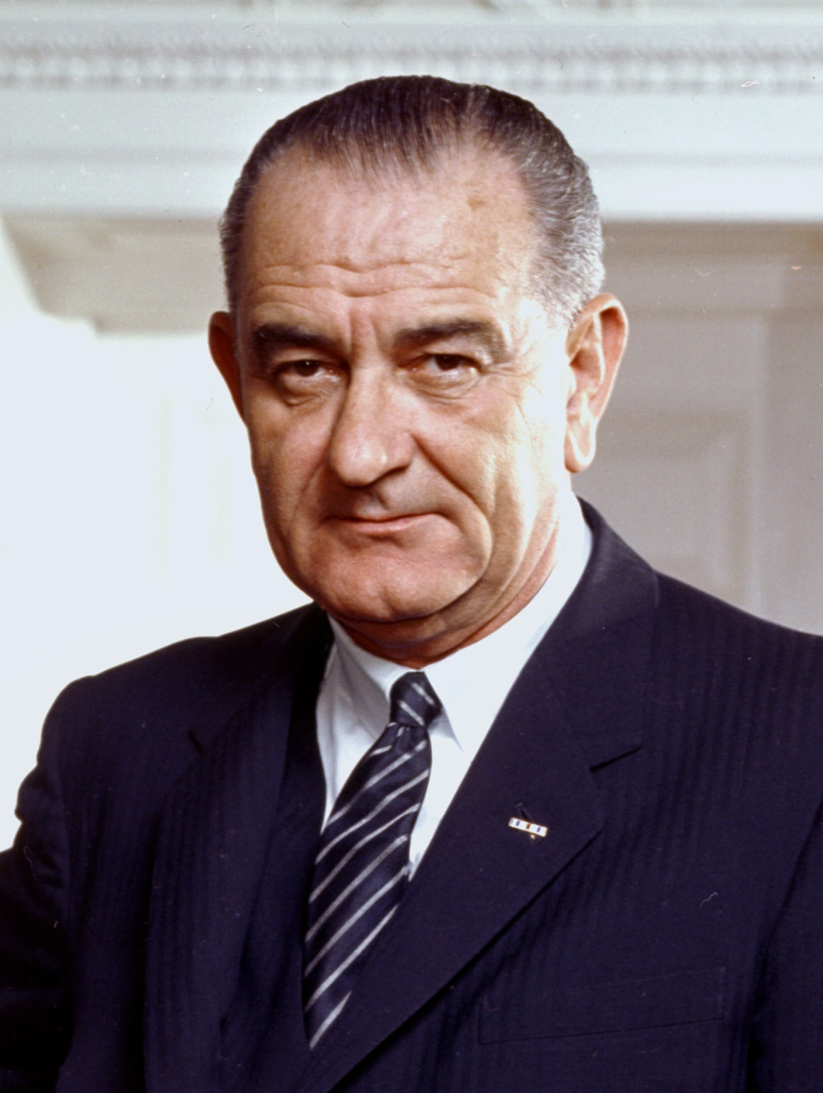 Lyndon_B._Johnson,_photo_portrait,_color_(3x4_cropped)